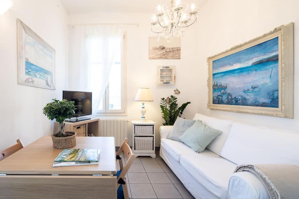 Apartamento Art Of Living 100 Meters From The Sea. Marina di Pietrasanta Exterior foto